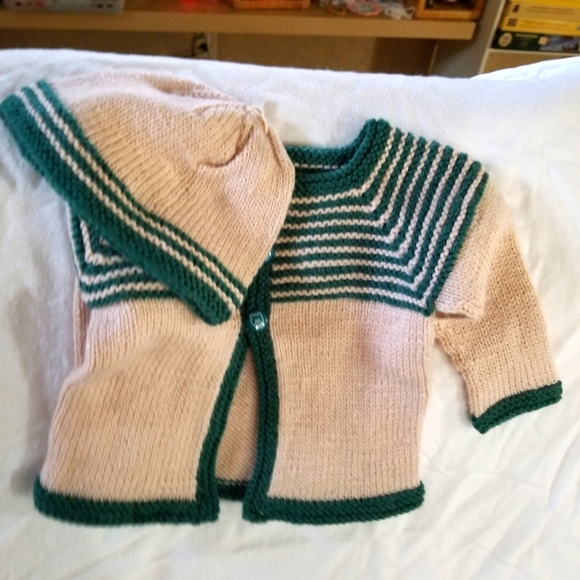 Handmade Knitted Baby Sweater - Picture 1 of 1
